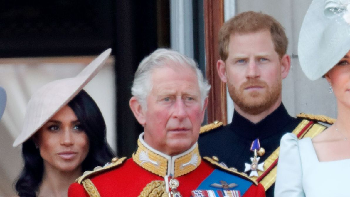 Re Carlo, ritorna il gelo con Harry: quella foto di Meghan Markle ha rovinato tutto