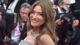 La skincare routine di Carla Bruni costa meno di 30 euro e funziona davvero