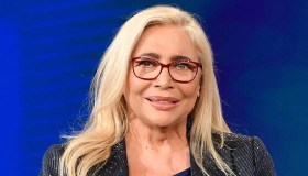 Mara Venier, quanto è alta: il segreto del suo stile unico