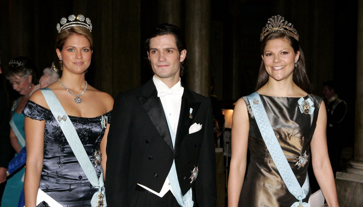 La Principessa ereditaria Vittoria, la Principessa Madeleine e il Principe Carlo Filippo di Svezia nel 2005 alla cerimonia per i Premi Nobel 