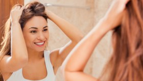 Tinta addio: l’ombretto per capelli è una rivoluzione che piace a tutte