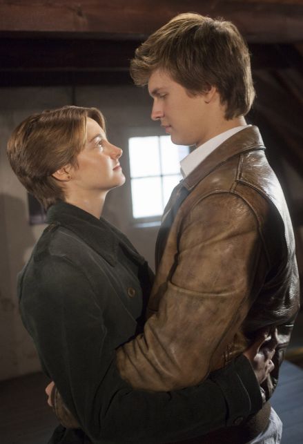 Shailene Woodley e Ansel Elgort in "Colpa delle stelle"