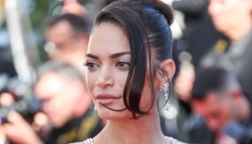 Cannes 2024, i look dell’ultima serata: Elodie osa con il dress nude, Demi Moore incarna l’eleganza