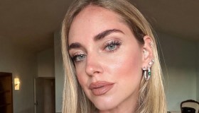 Chiara Ferragni, il gesto su Instagram. Fedez con la fiamma Garance Authié