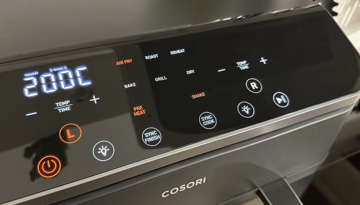 Il design: display led, 2 cestelli