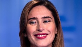 Maria Elena Boschi a Imola per la F1: chic col gilet nero