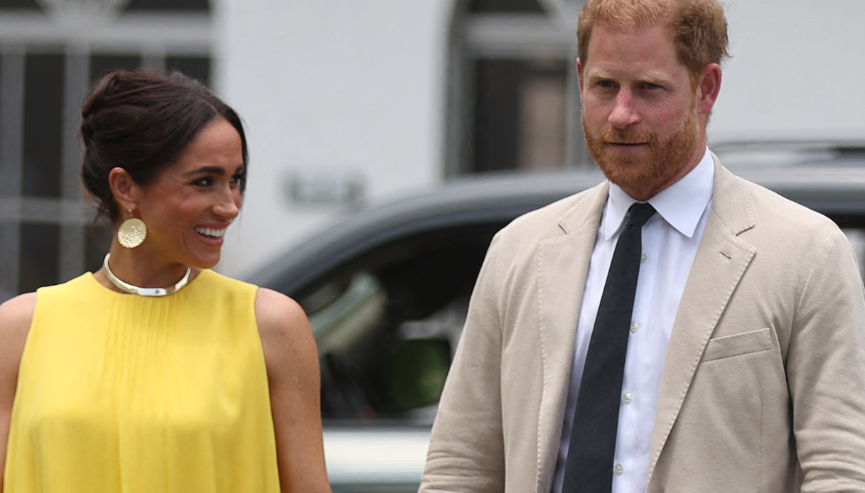 Re Carlo, ultime notizie. Suo figlio Harry divorzierà come lui