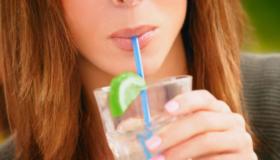 Si possono bere le bibite gassate in gravidanza?