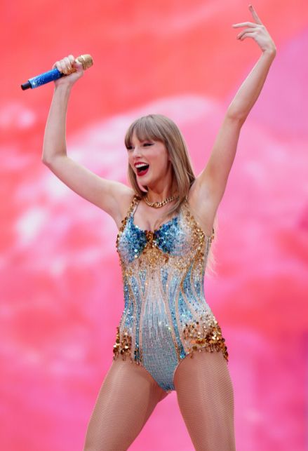 Taylor Swift in concerto al Wembley Stadium