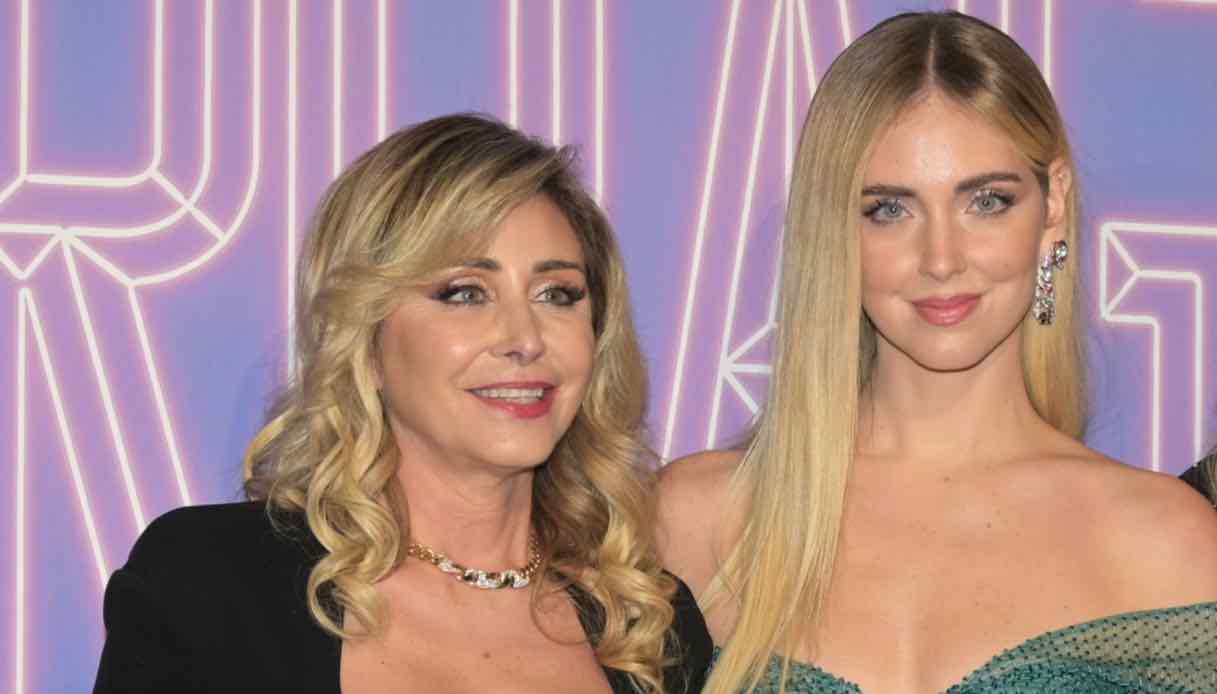 Ferragni, Chiara avvisar Fedez (och hans sång) och ersätter sin mamma…