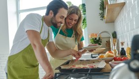 Cinque motivi per ritrovare il benessere con la “cooking therapy”