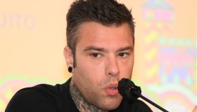 Fedez fa pace col Codacons: la foto con Carlo Rienzi che nessuno si aspettava