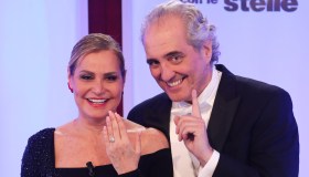 Simona Ventura e Giovanni Terzi sposi e l’Iban compare sulle partecipazioni