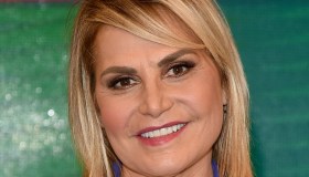 Simona Ventura col caschetto biondo, chi ha creato il suo look per il matrimonio