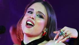 Angelina Mango incanta con l’abito nude agli I-Days