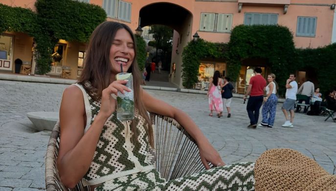 Bianca Balti con completo crochet: la tendenza dell'estate