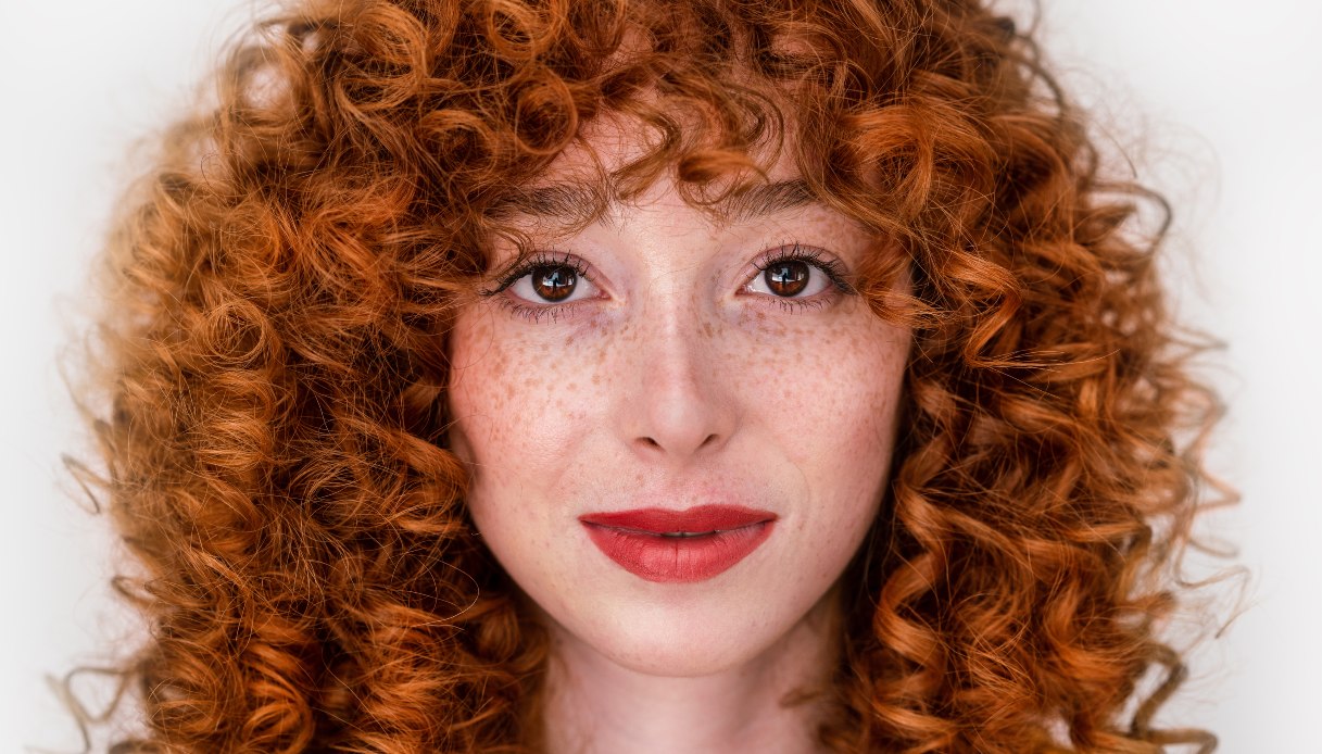 I tagli, i colori e i look che esaltano i capelli rossi