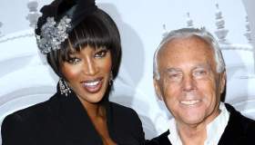 Giorgio Armani, 90 anni in 9 look iconici