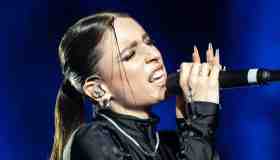 Angelina Mango risponde alla critica di Venditti: “Apprezzo sempre la sincerità”