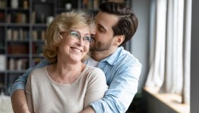 Come un uomo tratta sua madre così tratterà te