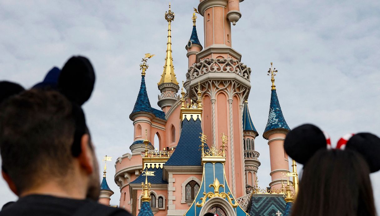 Per La Prima Volta Nella Storia Un Brand Di Moda Sfila A Disneyland Paris è Coperni 3155