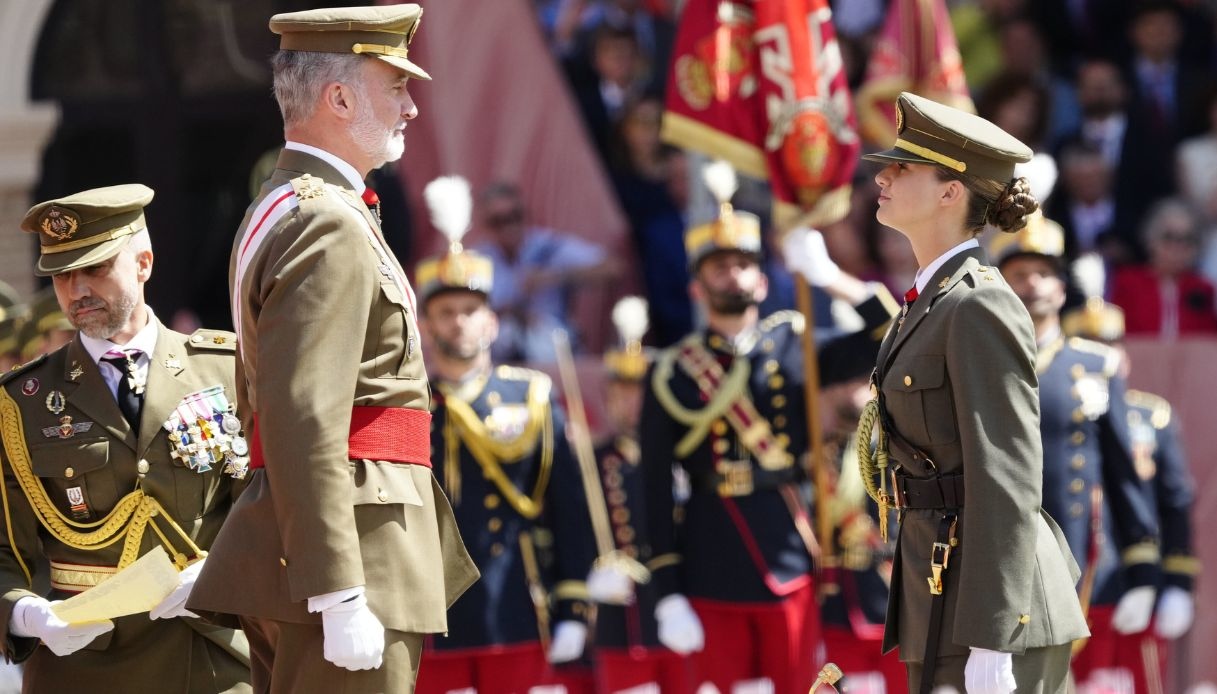 Re Felipe e la Principessa Leonor all'Accademia Militare