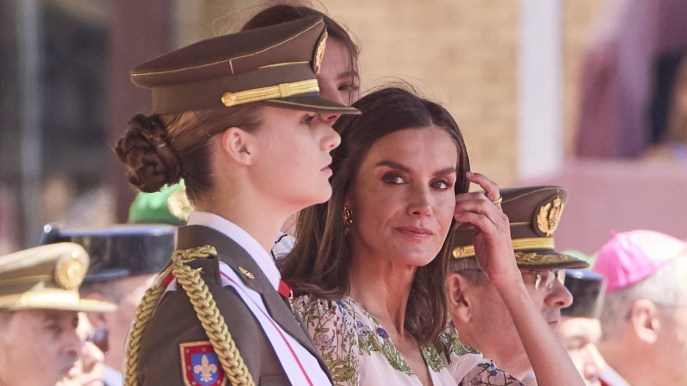 Leonor completa l’Accademia Militare, l’emozione di Letizia di Spagna