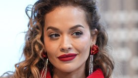 Rita Ora: “Ho trascorso una notte in ospedale”. Come sta la cantante