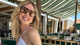 Chiara Ferragni, il look boho-chic a Mykonos: come lei anche Jennifer Lopez (e tante altre)