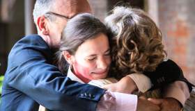 Mariapia Veladiano sul film La Vita Accanto: “Lo sguardo che tiene in vita o uccide”. Il commento dell’autrice