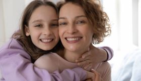 Come affrontare le prime mestruazioni di mia figlia: guida per mamme