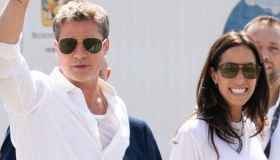 Festival di Venezia, Brad Pitt arriva in Laguna con la fidanzata Ines de Ramon