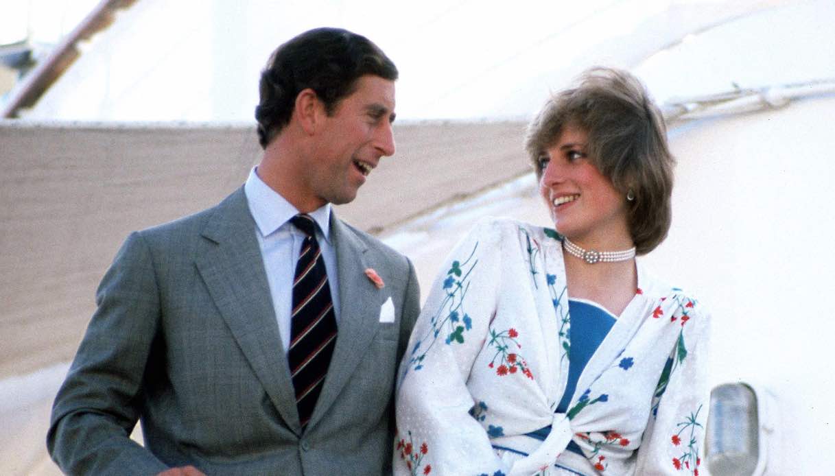 Re Carlo, ultime notizie: la toccante lettera su Diana venduta a 1500 sterline