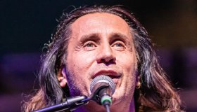 Povia cacciato dalla festa patronale di Nichelino, il sindaco: “Idee inaccettabili”