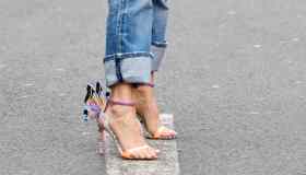 Sandali con tacchi a stiletto: ecco come indossarli con stile!