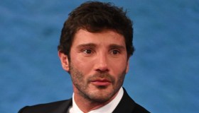 Stefano De Martino, la strategia per screditarlo: “Il nuovo Pino Insegno”