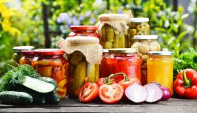 Aceto di alcol, come utilizzarlo in cucina per le conserve