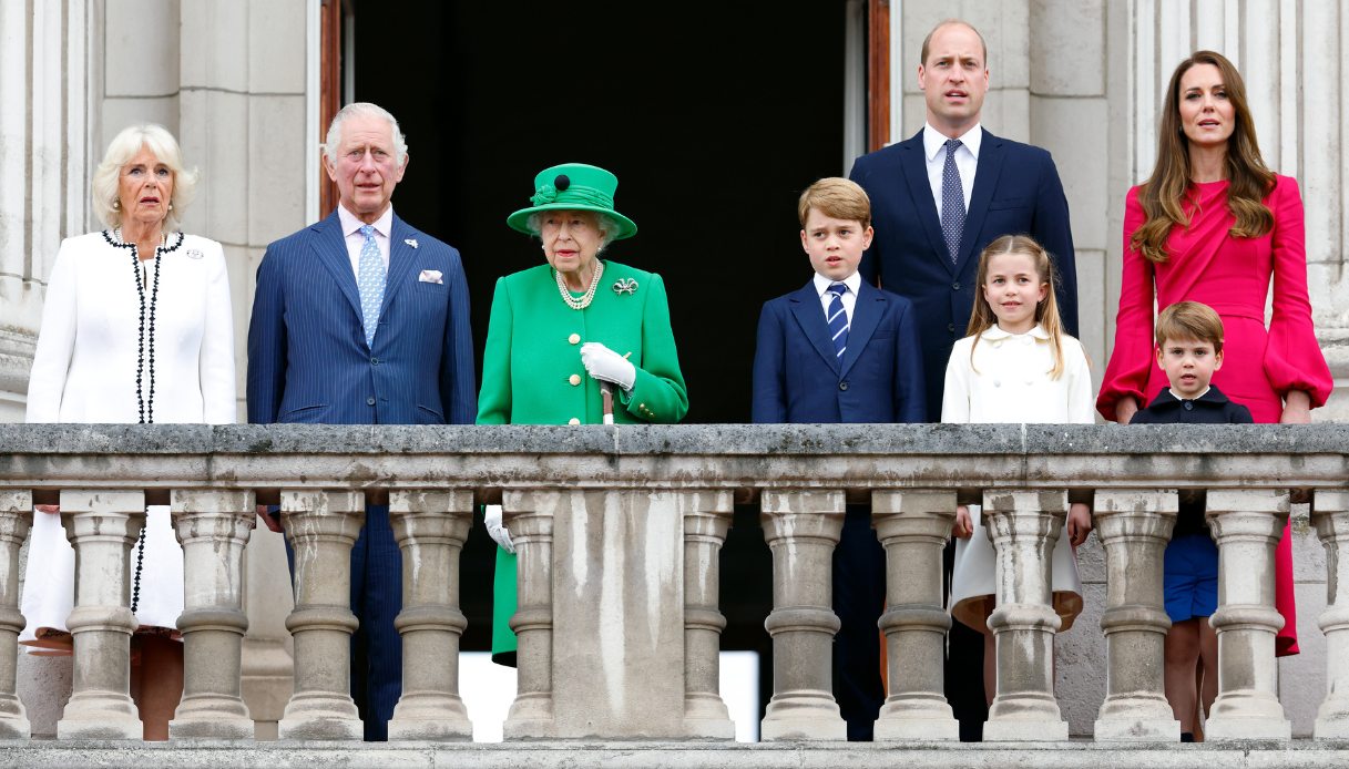 La Royal Family nel 2022 durante i festeggiamenti per il Giubileo di Platino 