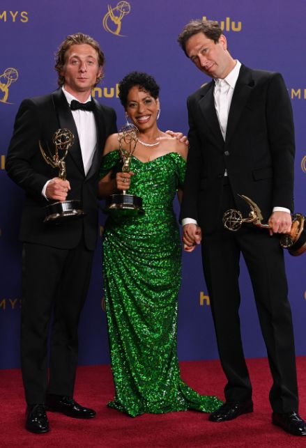 Jeremy Allen White, Liza Colón-Zayas ed Ebon Moss-Bachrach agli "Emmy 2024" per "The Bear"