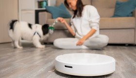 Amazon, il robot lava e aspira smart ti costa la metà. Le offerte della settimana