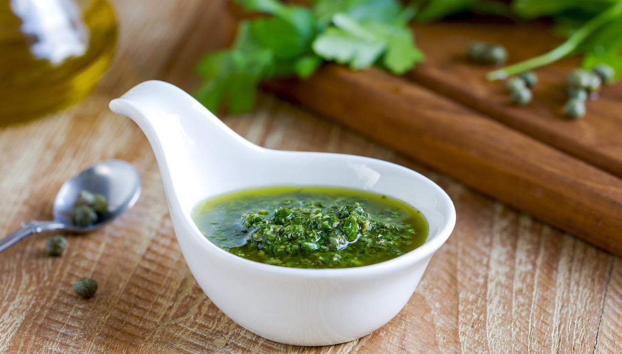 Salsa verde, varianti, abbinamenti e come prepararla anche col frullatore