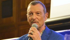 Amadeus, gli ascolti “bassi” di Chissà Chi è: “Se temo il flop?”