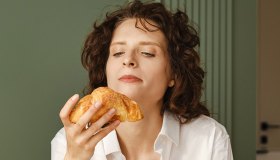 Colesterolo LDL, cosa succede in menopausa e come controllarlo nelle diverse età