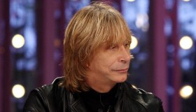 Enzo Paolo Turchi in lacrime al GF per la famiglia: “Questo mi tortura”