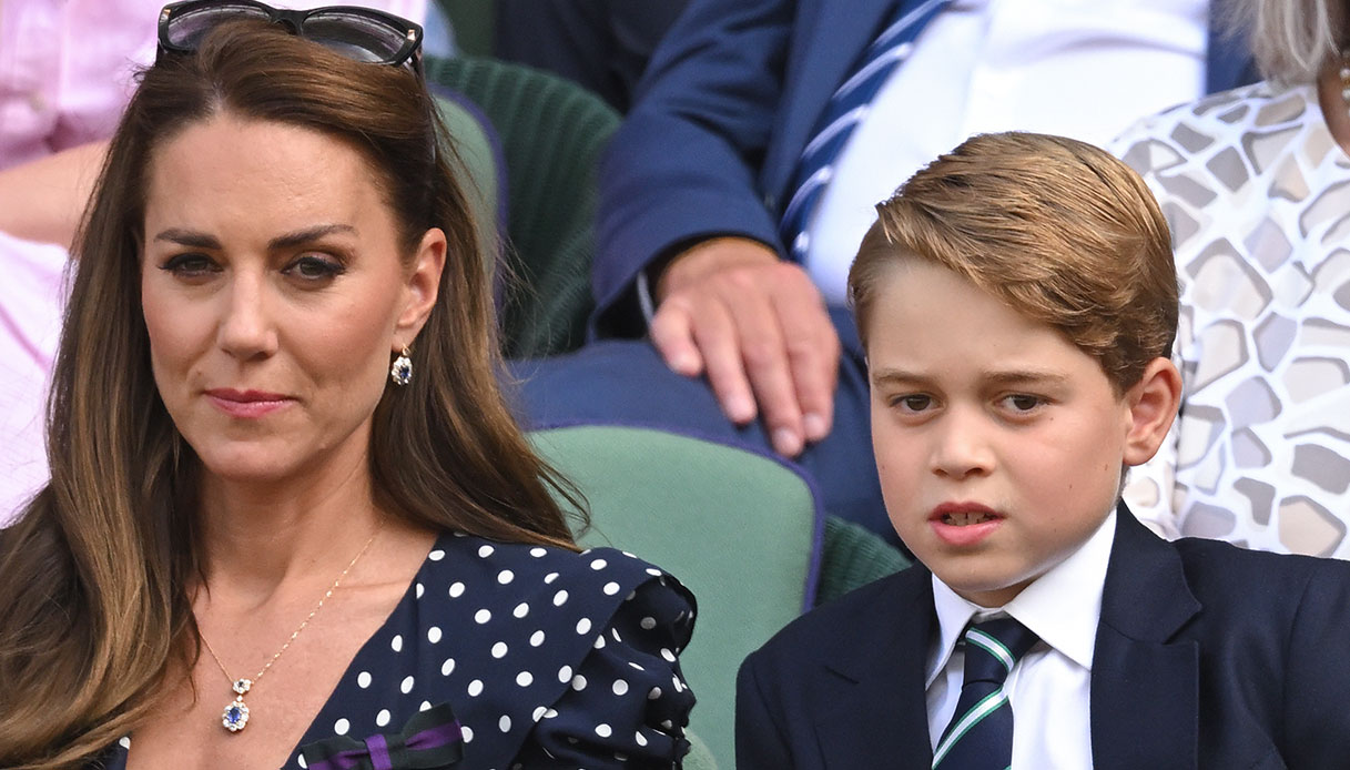 Kate Middleton, ultime notizie. George impara a volare a 11 anni e lei non può impedirlo