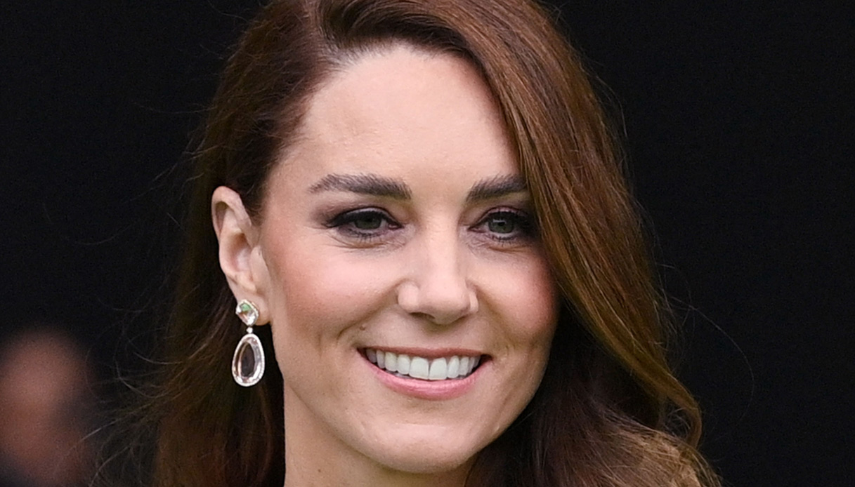 Kate Middleton, prima uscita pubblica a teatro. Le parole di Harry