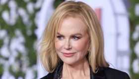 Nicole Kidman, scollatura profondissima e abito da sogno: il look dopo Venezia