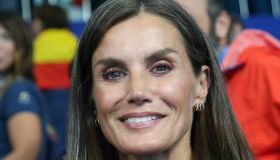 Letizia di Spagna scatenata alle Paralimpiadi, la complicità con gli atleti e il tifo dagli spalti