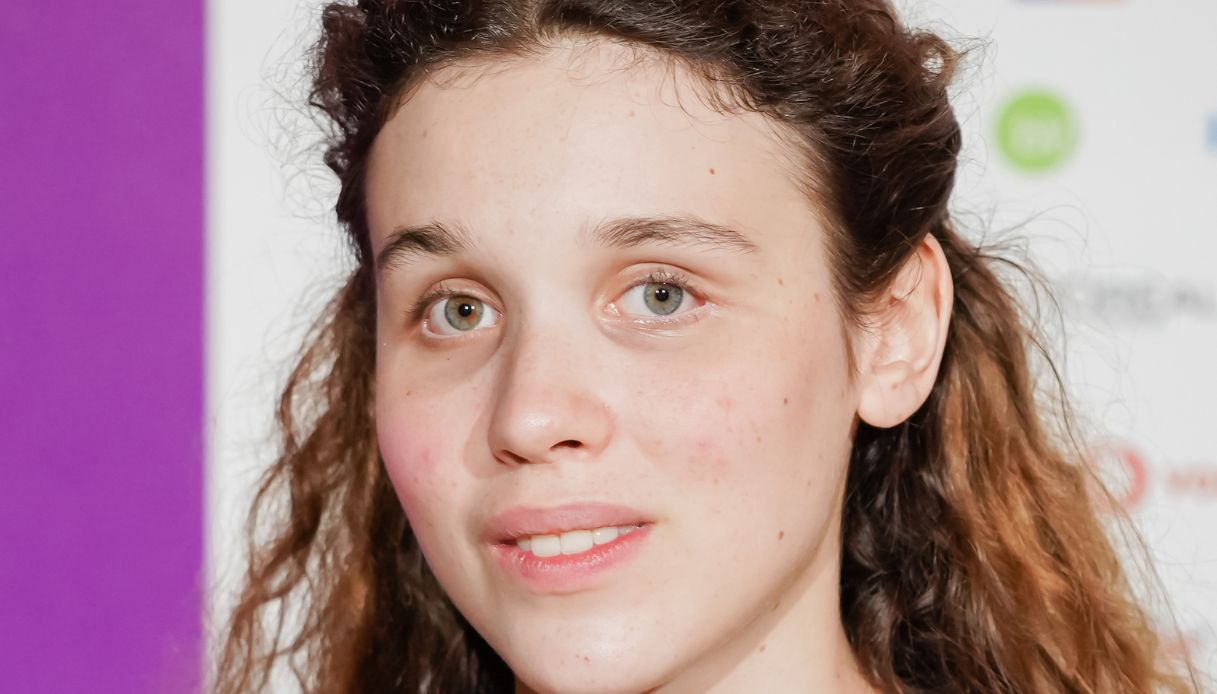 Frida Bollani, figlia di Stefano, racconta la malattia che l’ha resa quasi cieca: “Vedo attraverso la musica”