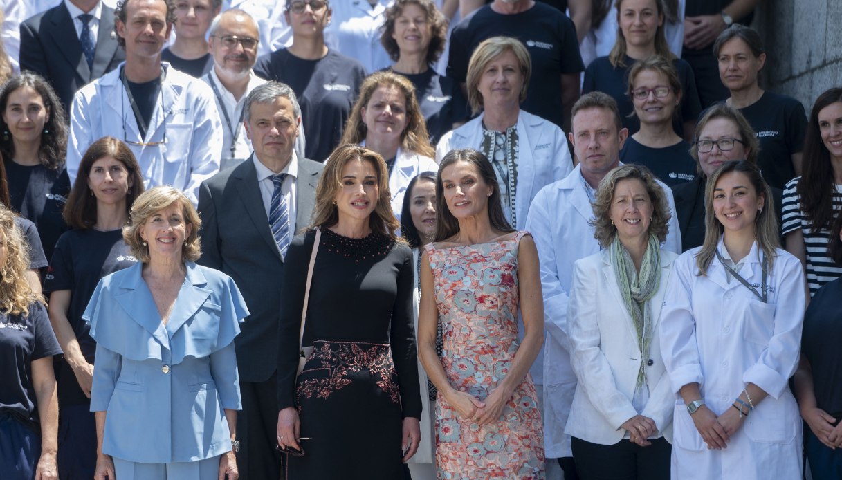 La Regina Rania di Giordania e Letizia Ortiz in visita alle Scuole del Patrimonio Nazionale